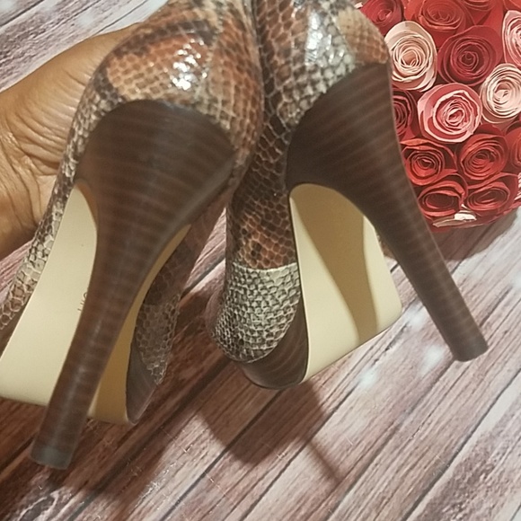 Calvin Klein Kendall Animal print platform heels - Picture 3 of 4